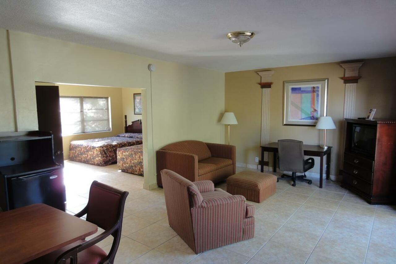 Oceans Beach Resort & Suites Pompano Beach Extérieur photo