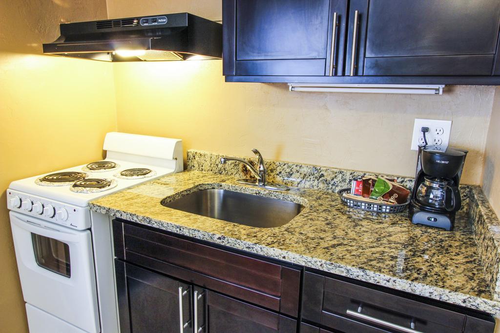 Oceans Beach Resort & Suites Pompano Beach Extérieur photo