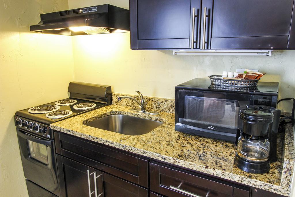 Oceans Beach Resort & Suites Pompano Beach Extérieur photo